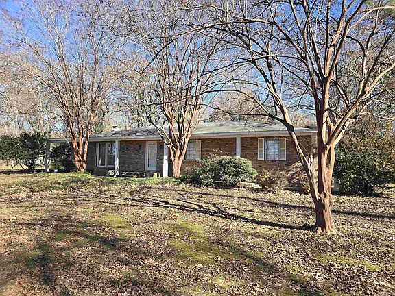 2nd image of 106 Honeysuckle Ln