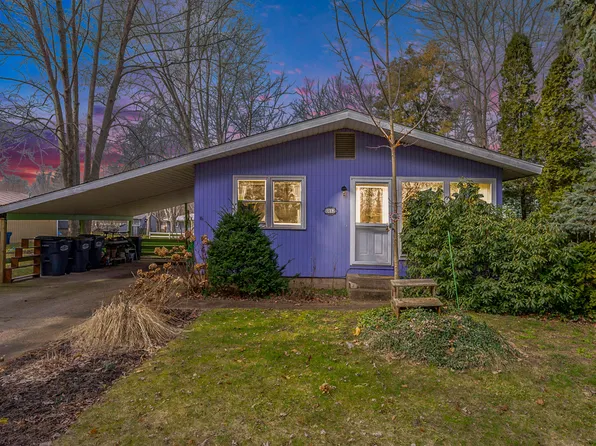 1012 Saint Joseph St, South Haven, MI 49090