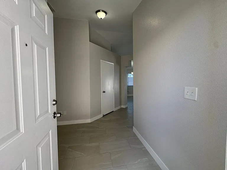 9180 Sparklewood Ct — Photo 7