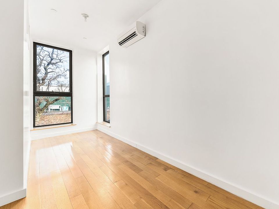 2nd image of 557 Lafayette Ave #3R