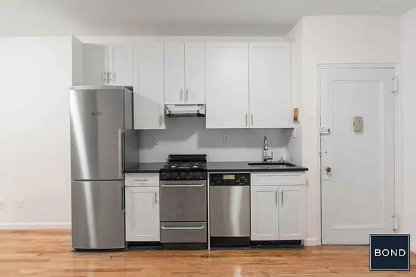 Rented by Bond New York | media 8