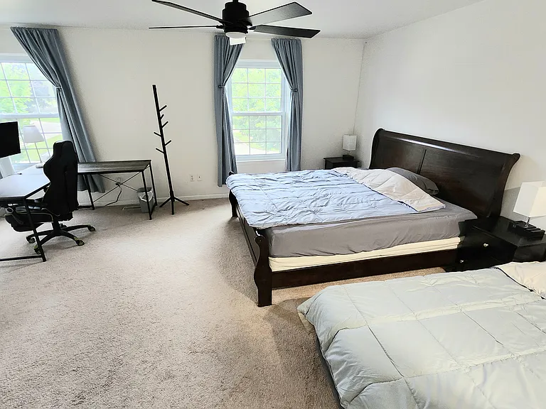 1942 Fleetwood Dr — Photo 11