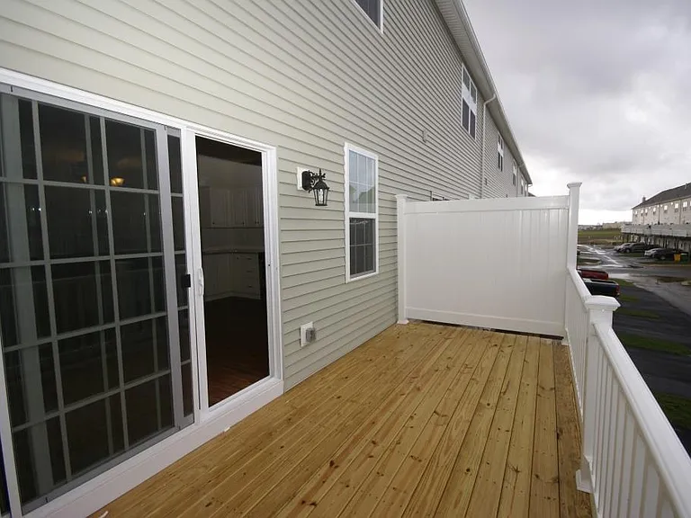 307 S Parkway Dr — Photo 2