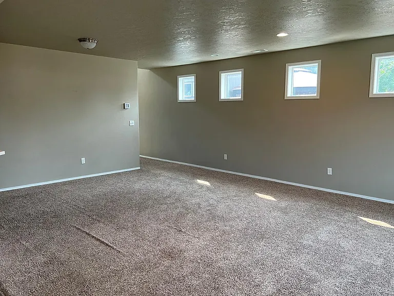 21104 Azalia Ave — Photo 14