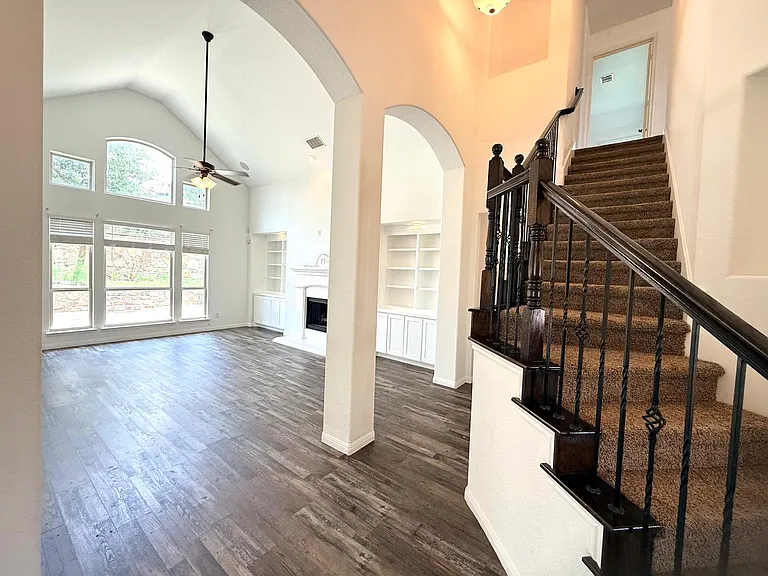 160 Stevenson Dr — Photo 9