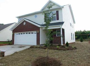 25 Pinecrest Vlg, Winston Salem, NC 27127