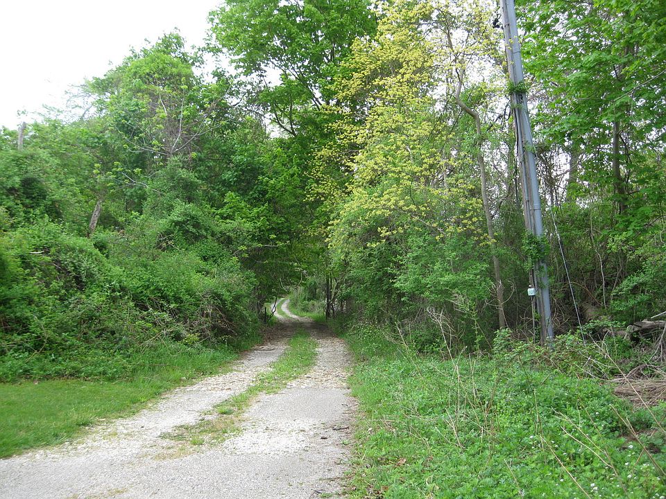 2nd image of 10 S Ferry Rd