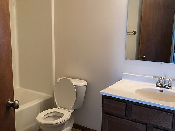 5th image of 1018 Wasek Dr #3