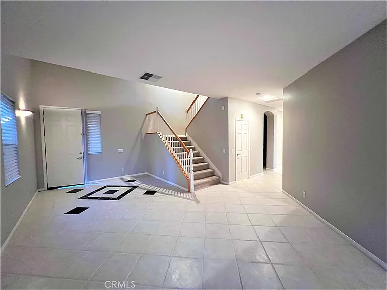 31142 Sunningdale Dr — Photo 4