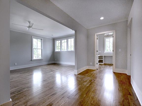 3rd image of 902 Noelton Ave
