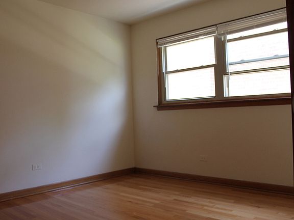 5th image of 10519 S Artesian Ave APT 1E