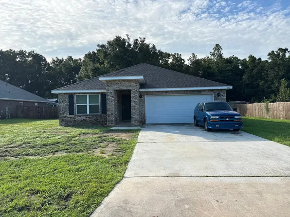 4560 Red Oak Dr, Milton, FL 32583