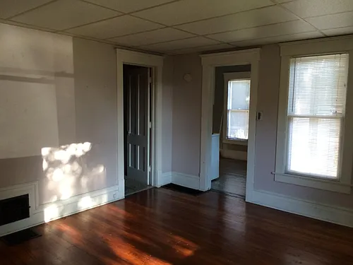 831 Lock St Photo 1