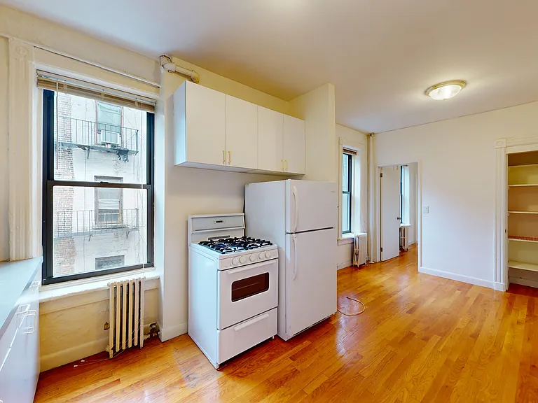 303 E 76th St #15 — Photo 1