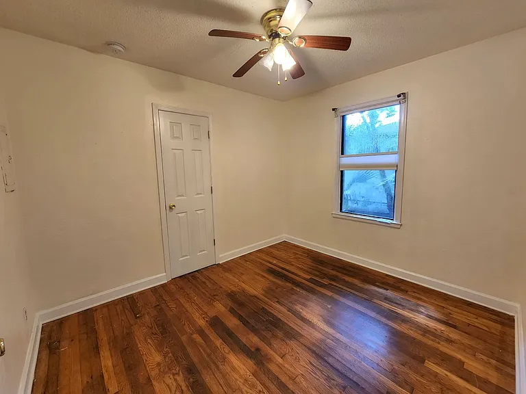 206 Berry Rd — Photo 16