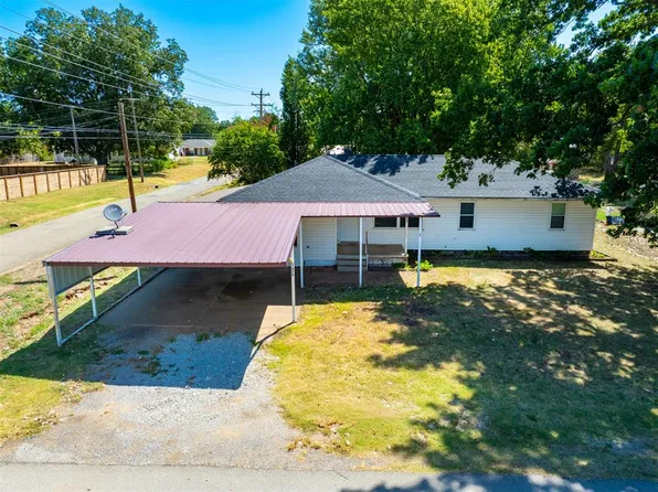 1426 Pastusek Ave, Prague, OK 74864