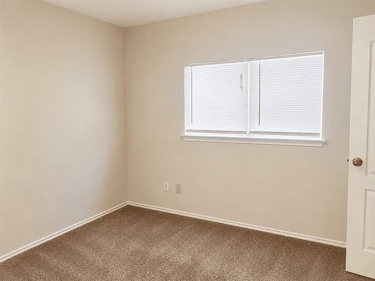 7334 Daulton Rdg — Photo 11