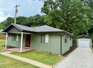 22041 Main St, Reeds Spring, MO 65737