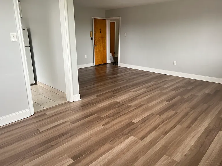 Royal Gardens Apartments — Photo 90