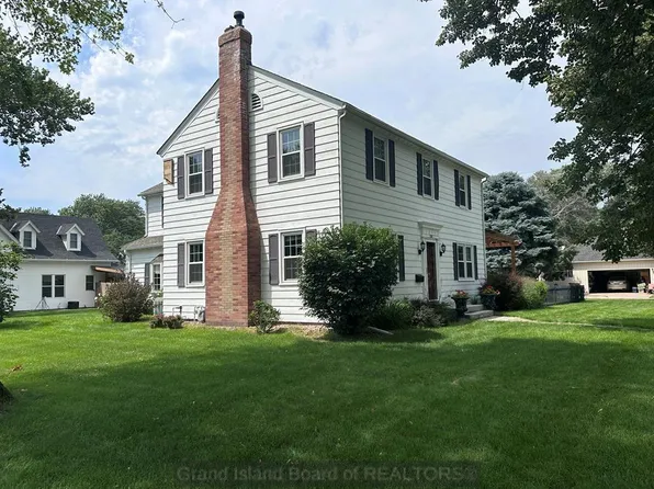 1207 8th St, Aurora, NE 68818