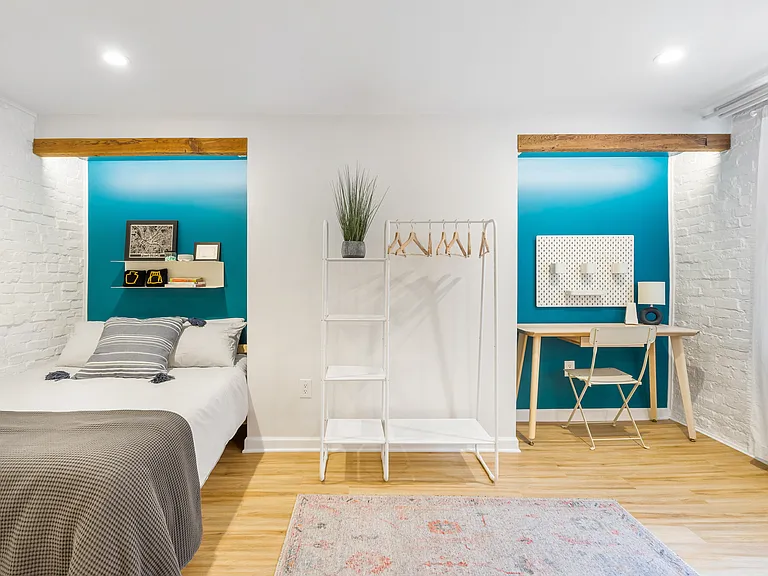 419 E Carson St — Photo 4