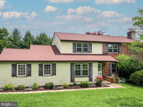 1383 Faucett Dr, West Chester, PA 19382