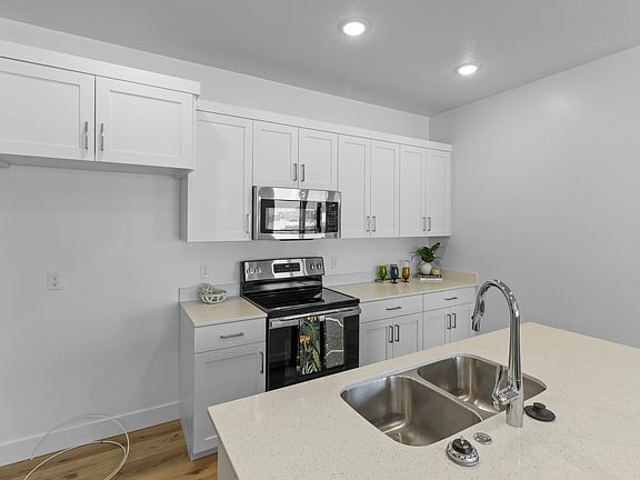 Floor plan is for illustrative purposes only and may not represent the actual layout. Subject to cha