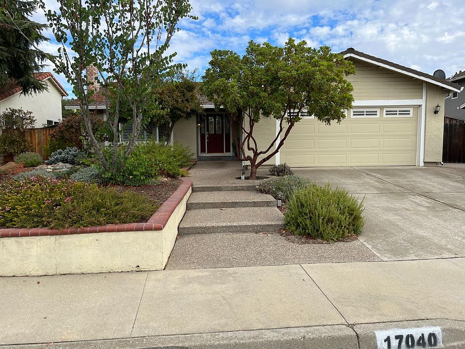 1st image of 17040 Pine Way
