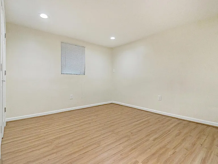 9085 Autoville Dr — Photo 32