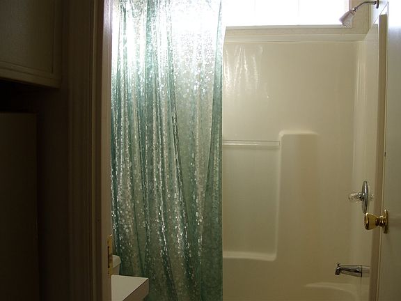 5th image of 231 Benson St