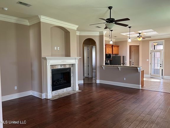 4th image of 535 Palm Breeze Dr