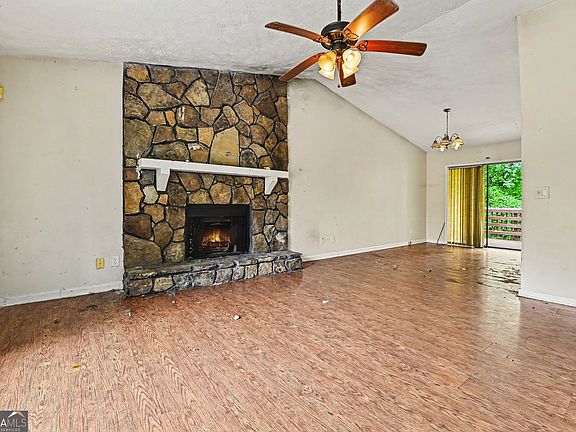 4th image of 4961 Ridgeside Ct NW