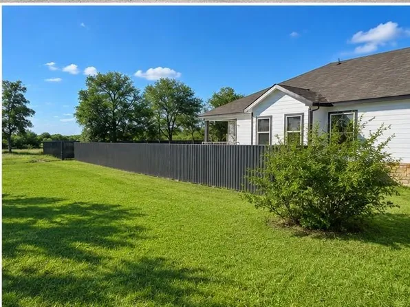 217 Gato Rd, Cedar Creek, TX 78612