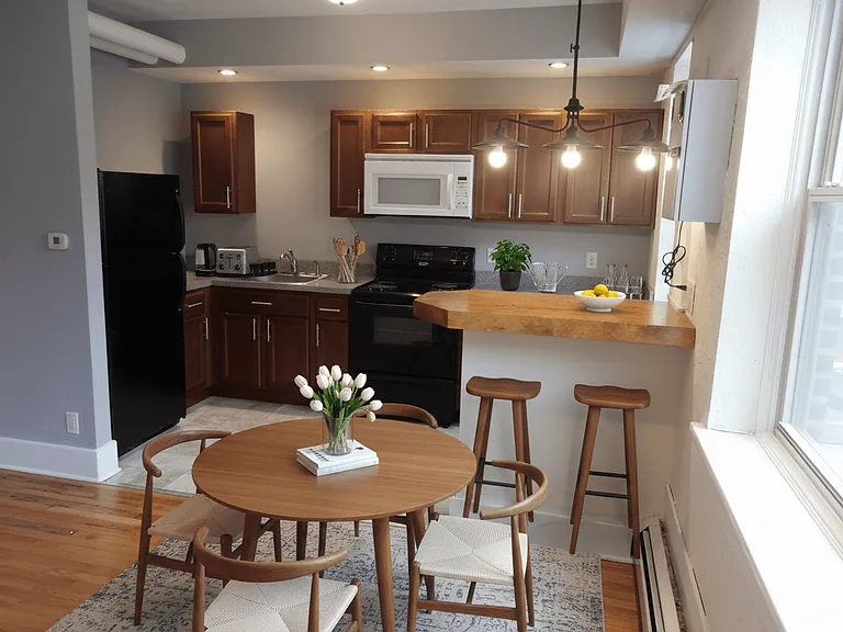 Apartments at 400 Elmwood — Photo 6