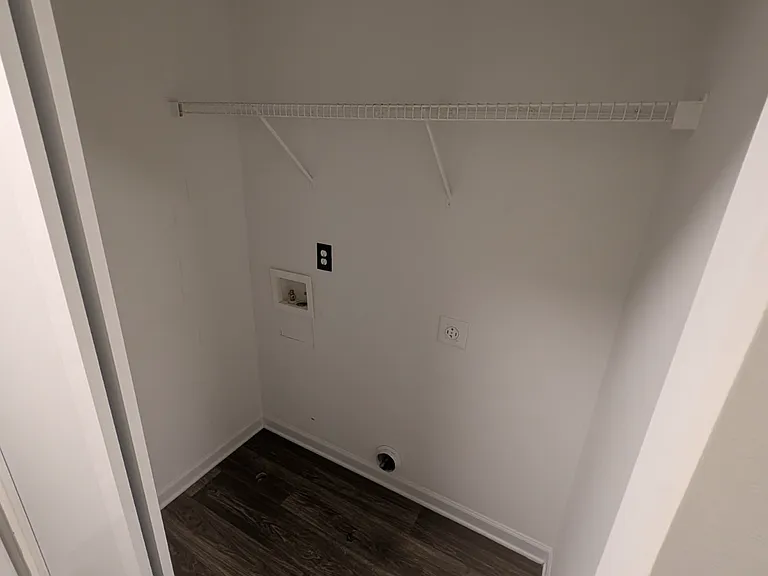 5900 Rivercliff Ct — Photo 8
