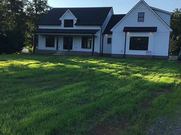 3rd image of 309 Meadowlark Dr