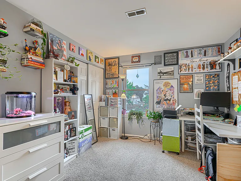 2nd bedroom