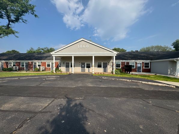 1060A Main St #111
