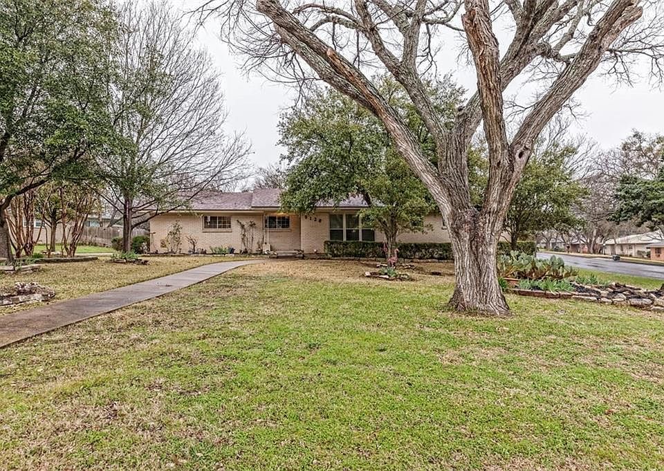 1st image of 9128 Pin Oak Dr
