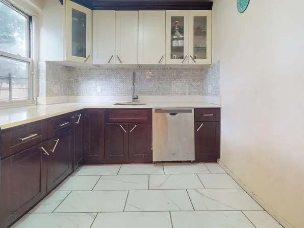 150-20 Jewel Avenue image 12 of 26