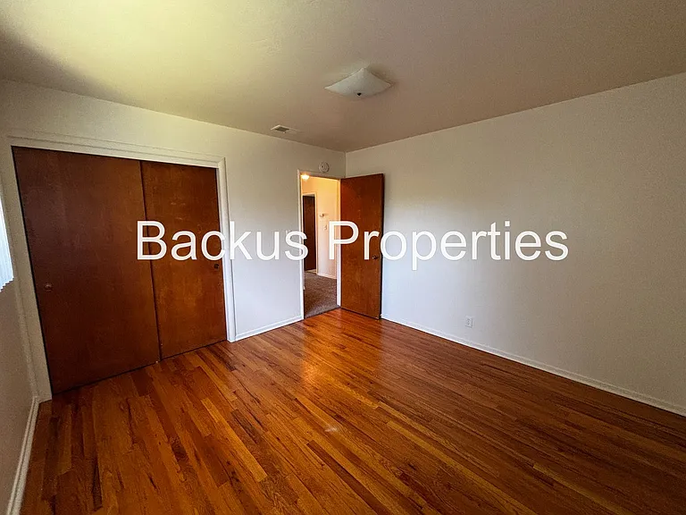 790 Fairfax Dr — Photo 17
