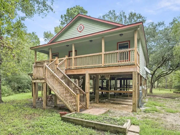 1110 Turner Dr, Bridge City, TX 77611