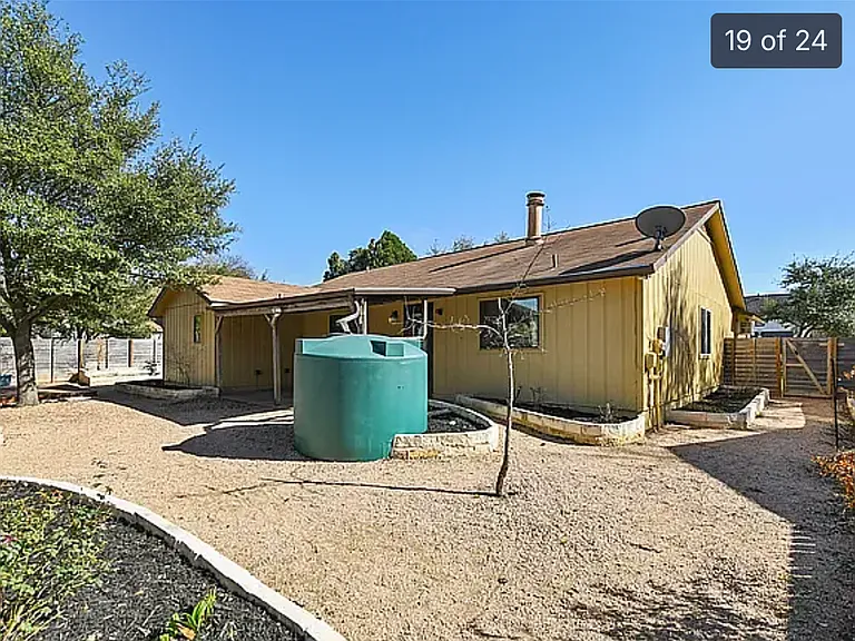 1300 Monica St — Photo 14