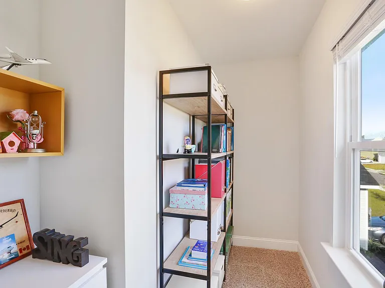 180 Shelton St — Photo 18