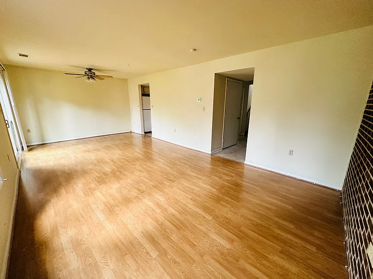 301 Shenandoah Cir — Photo 9