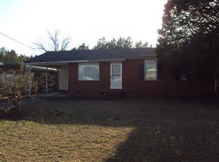 2208 W Brinkley Dr, Spring Lake, NC 28390