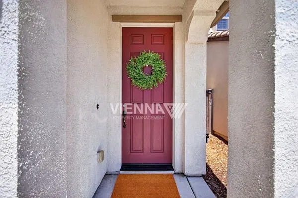 4 bed, 3.0 bath, 2000 sqft, $2,850 — Photo 2