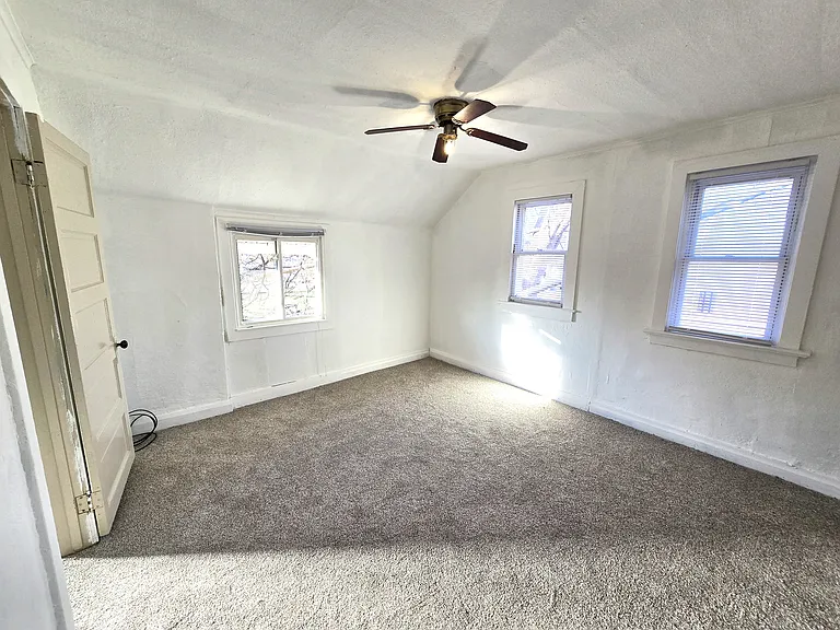 3229 138th St — Photo 27
