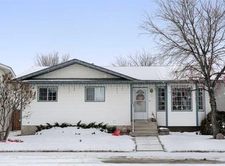 18 SE Greenview Cres, Strathmore, AB T1P 1L2