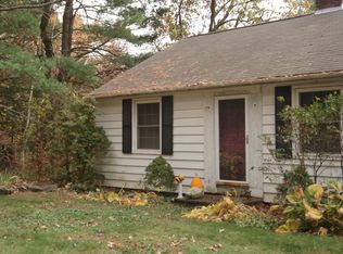 22 Maple St, Sturbridge, MA 01566